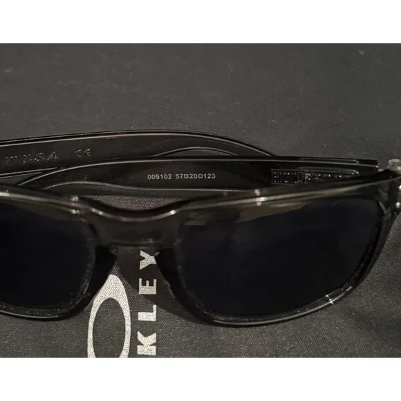 Oakley Holbrook Smoke Gray Polished Mens Sunglasses 9102 Black Lenses - Picture 5 of 8